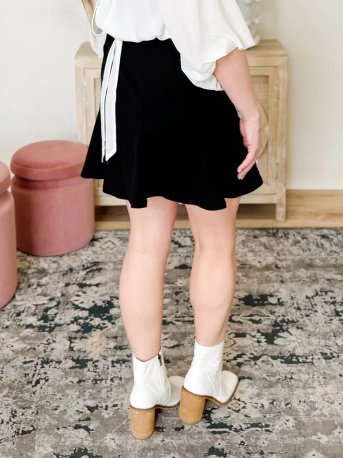 2 Bow Pleated Mini Skirt in Black