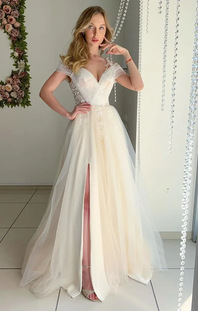 Anneprom Chic A-line Off The Shoulder Bridal Gonws Appliques Wedding Dress APW0314