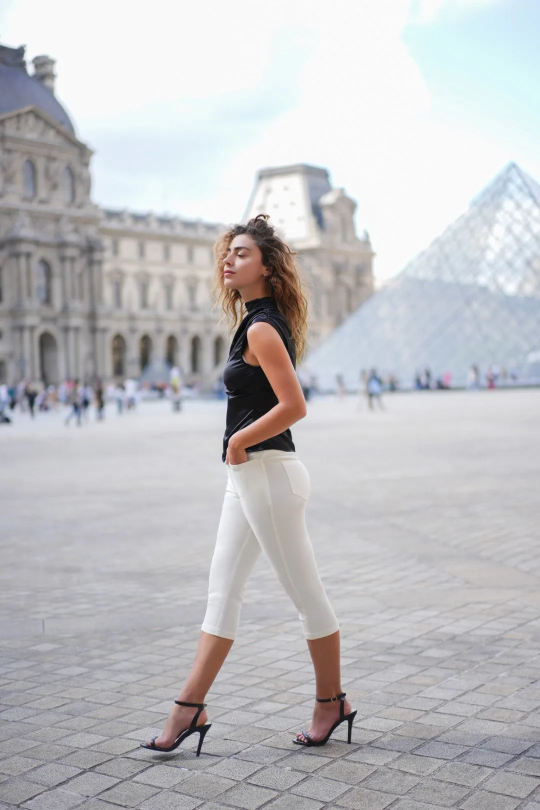 Capris Ultra Stretch Skinny Pants in Sky Blue
