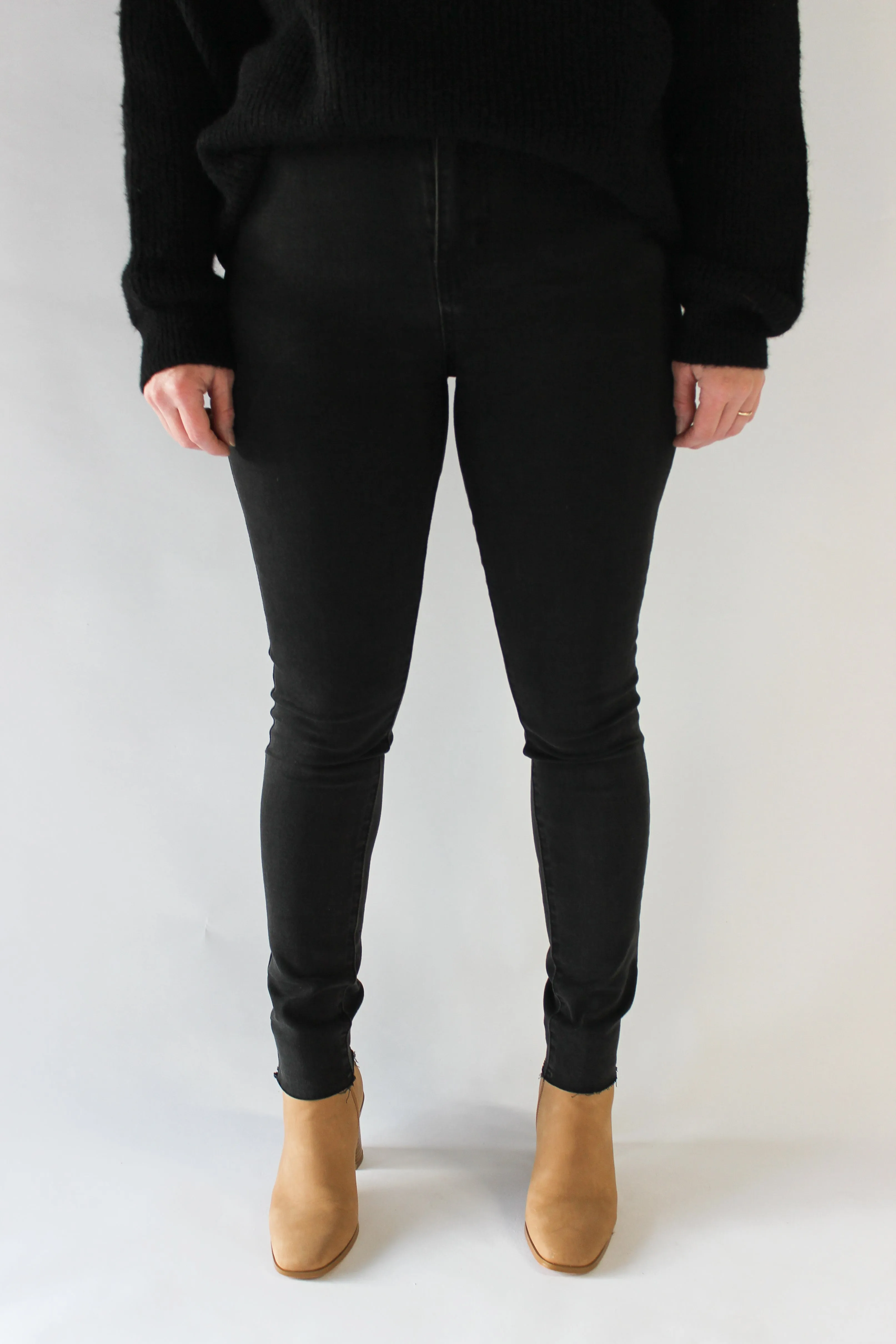 EVERMORE JEANS - BLACK WASH