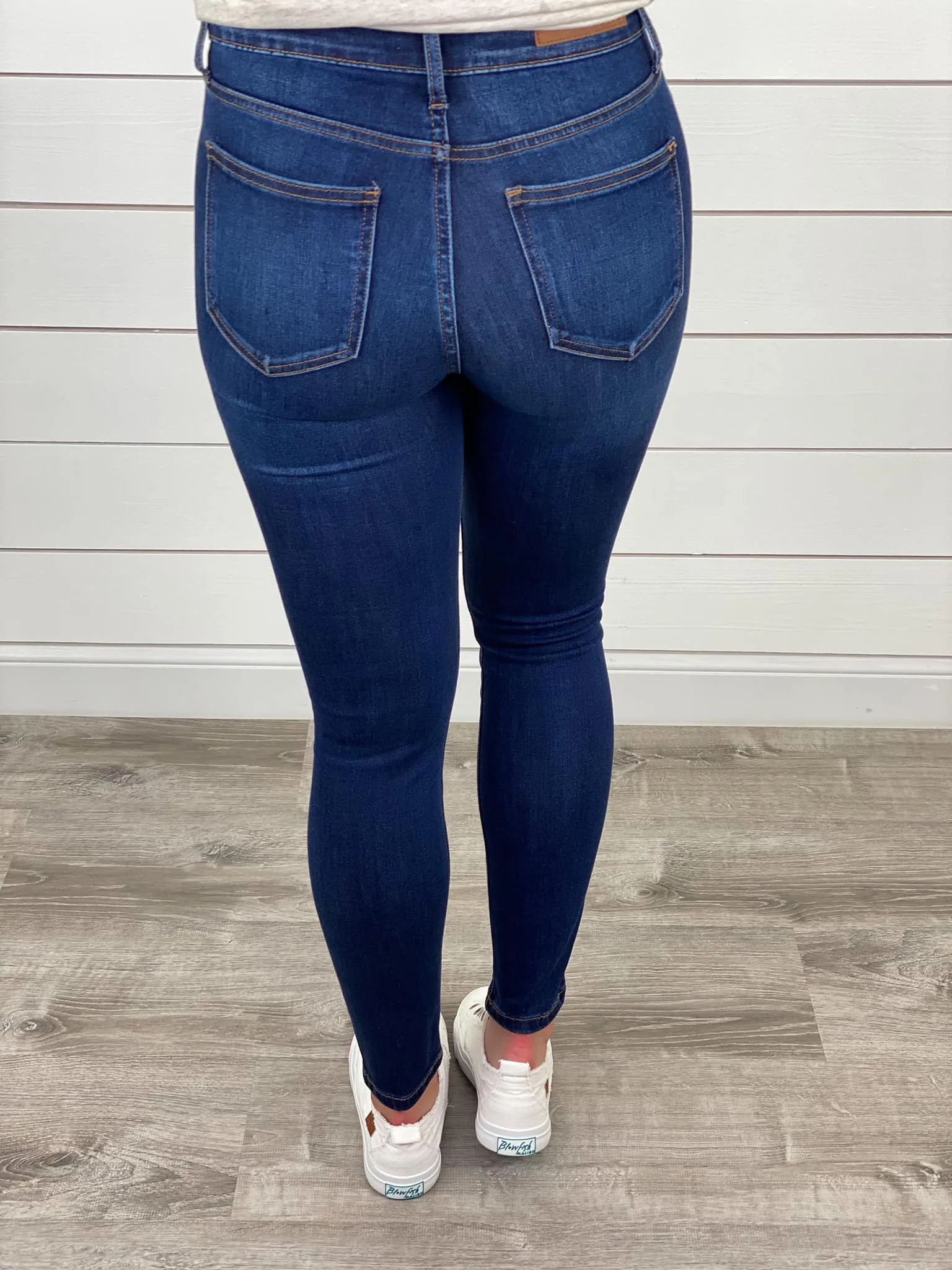 High Rise Non Distressed Dark Wash Skinny Jeans