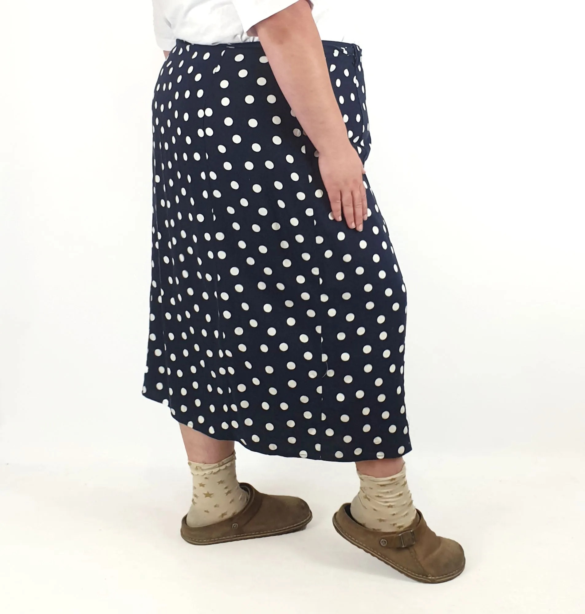 Isabelle navy linen mix skirt size 22