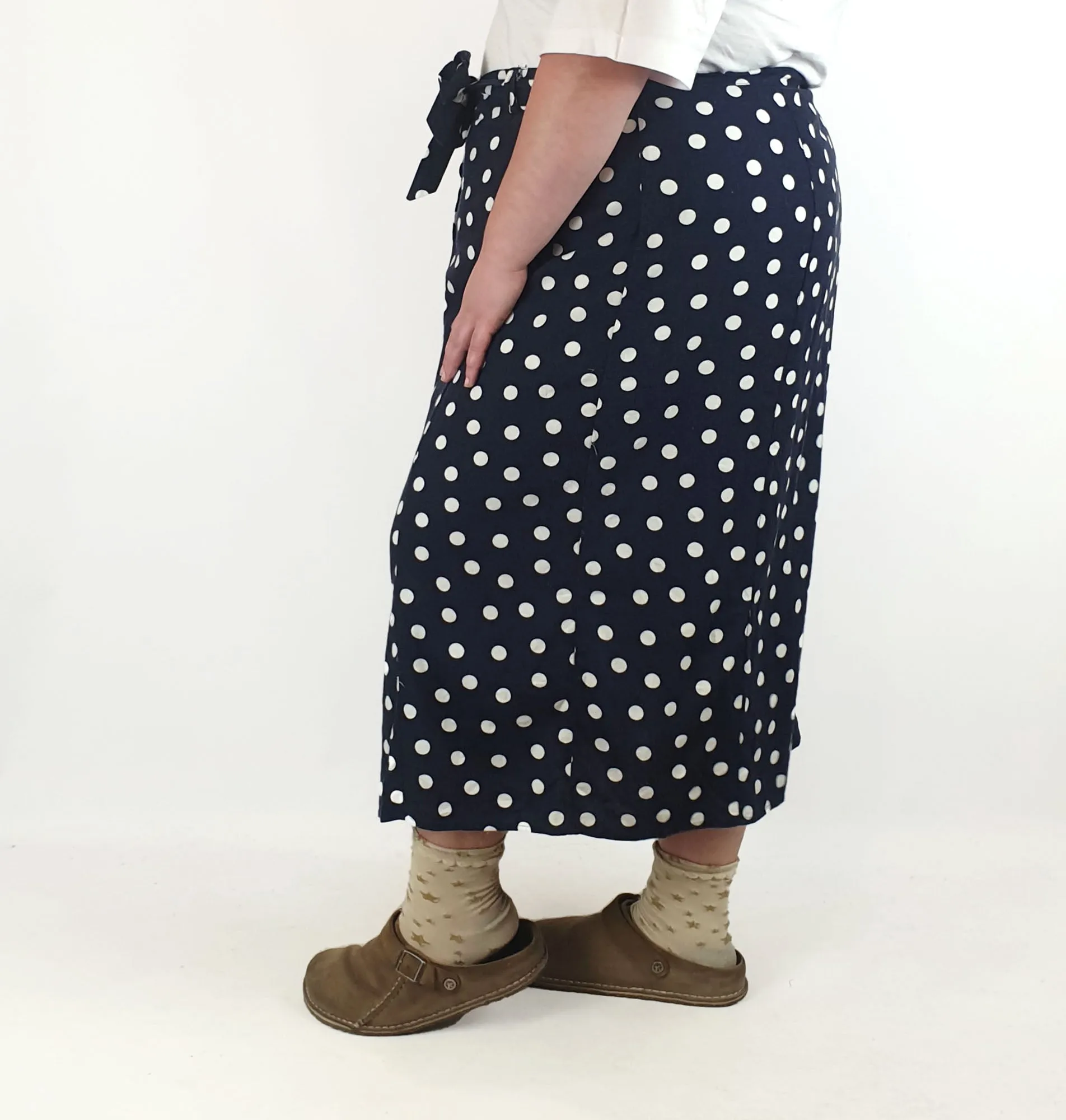 Isabelle navy linen mix skirt size 22