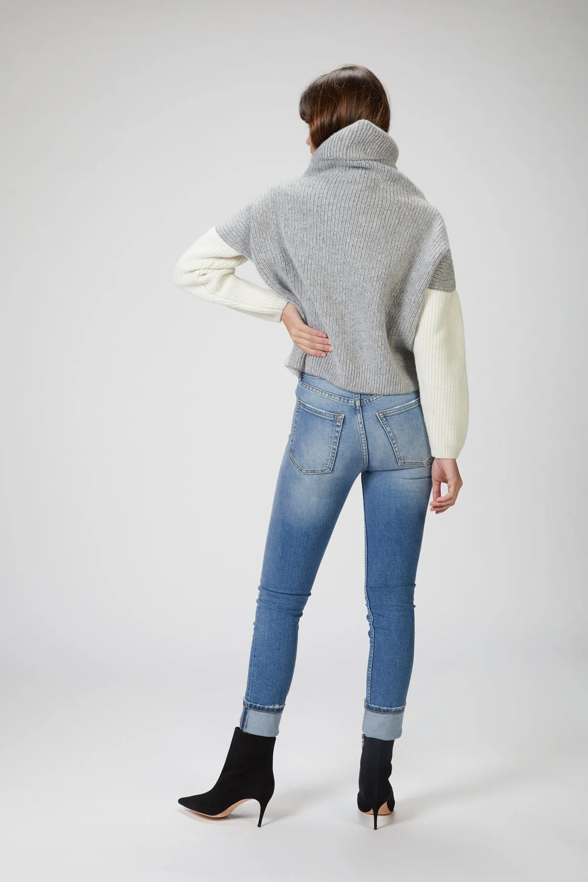 JOAN JUMPER