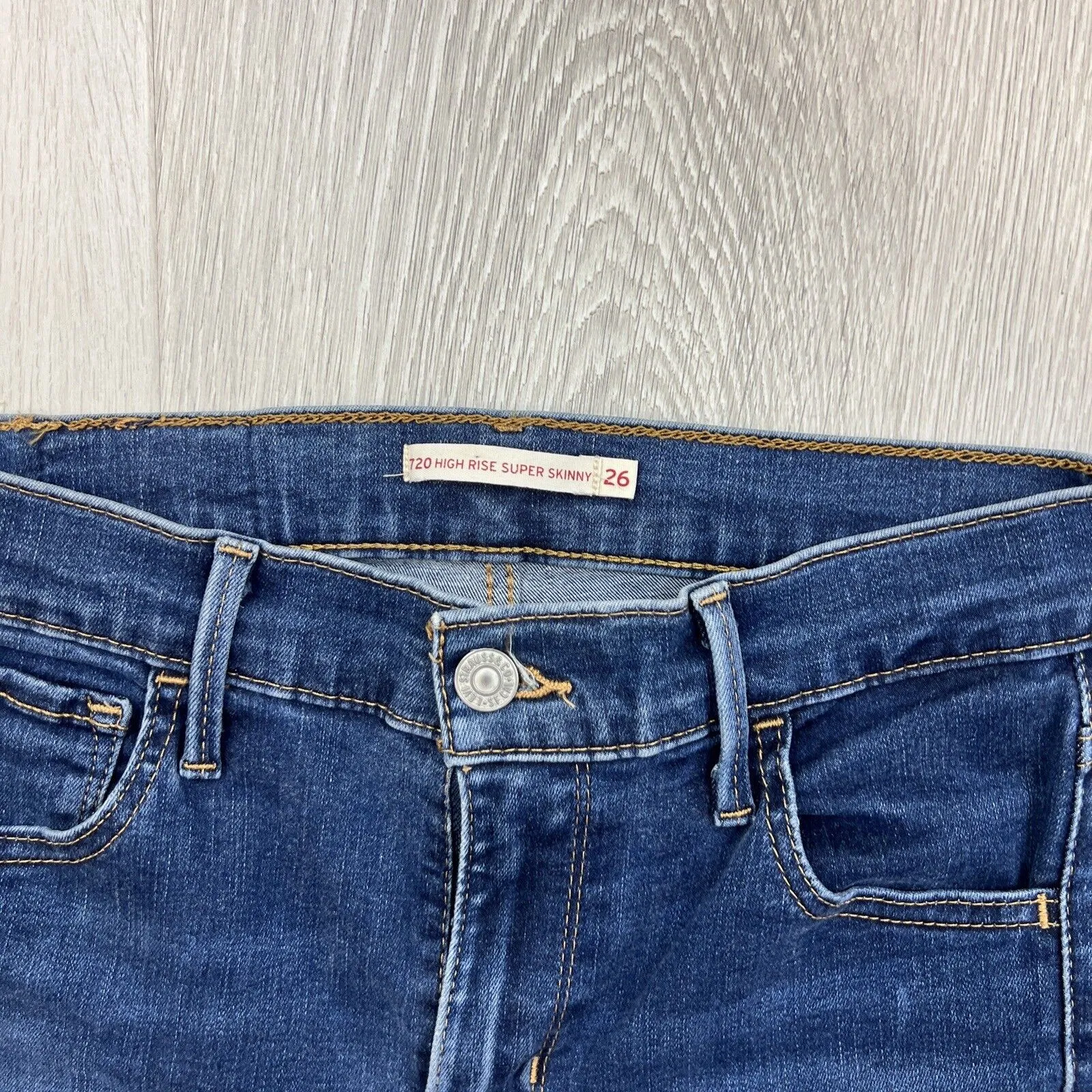Levi’s 720 Womens High Rise Super Skinny Size 26