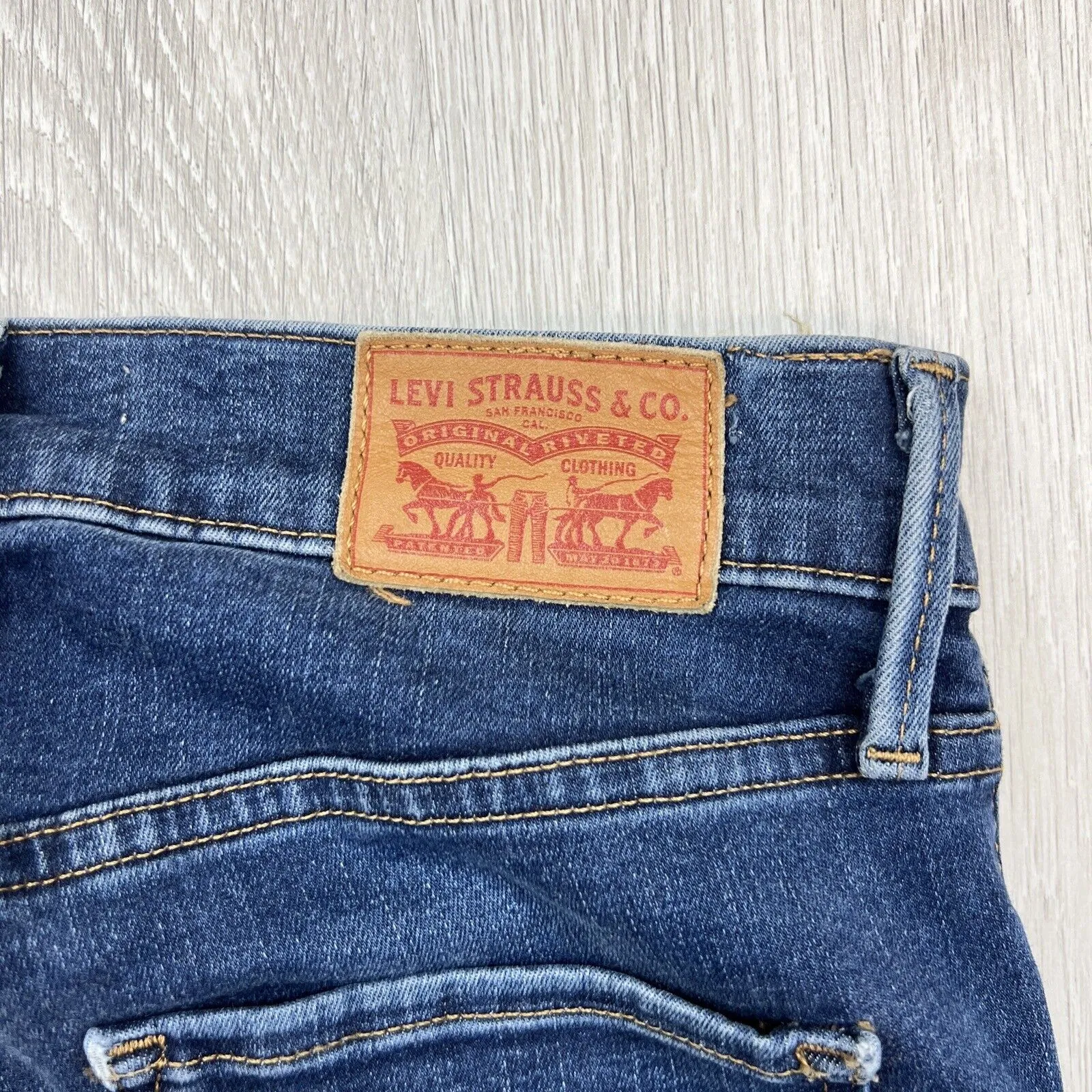 Levi’s 720 Womens High Rise Super Skinny Size 26
