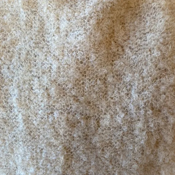 ✌️LIKE NEW ‼️ FREE PEOPLE ALPACA CAPE‼️