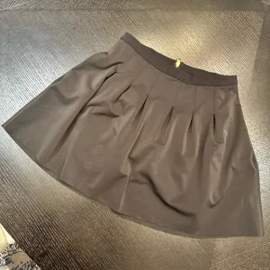 Lululemon pleated skirt with pockets!