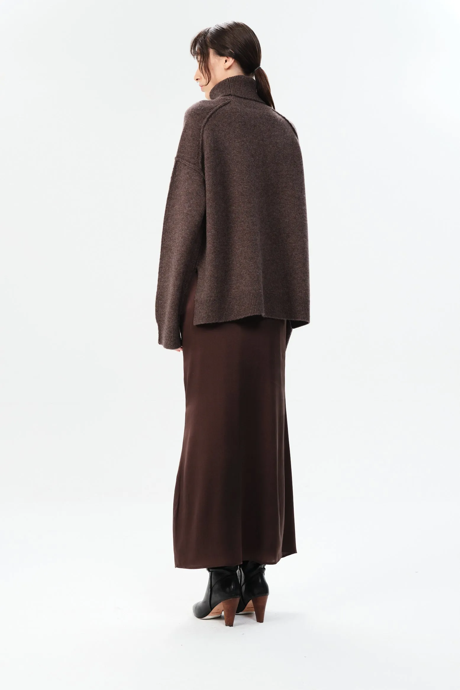 Melian Jordan Turtleneck in Brown