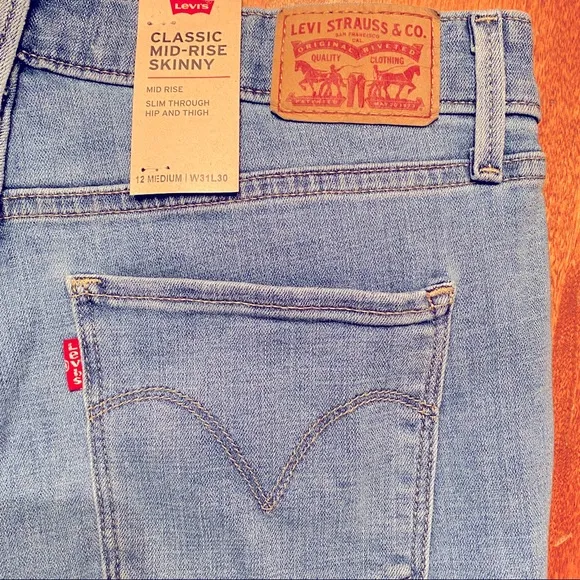 NEW Levi’s Classic 10” Rise Skinny Light Rinse Wash Jeans NWT