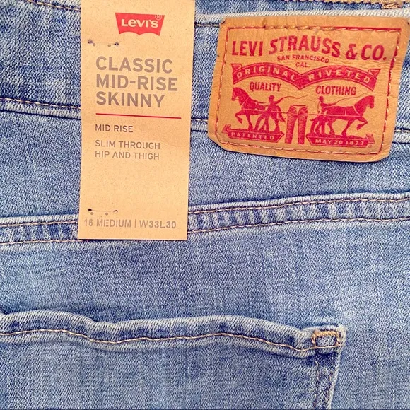 NEW Levi’s Classic 10” Rise Skinny Light Rinse Wash Jeans NWT
