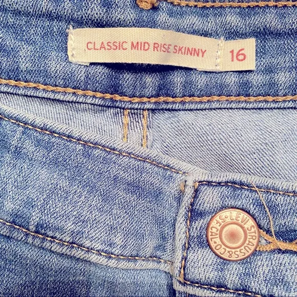 NEW Levi’s Classic 10” Rise Skinny Light Rinse Wash Jeans NWT