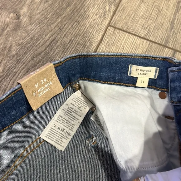 NEW • Madewell • Women’s 9&quot; Mid-Rise Ripped Knee Skinny Jeans Bellachase Blue 24
