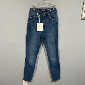 NWT DL1961 Ultra High Rise Skinny Jeans