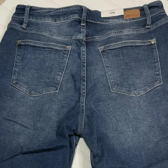 NWT Judy Blue High Rise Ankle-Length Skinny Jeans
