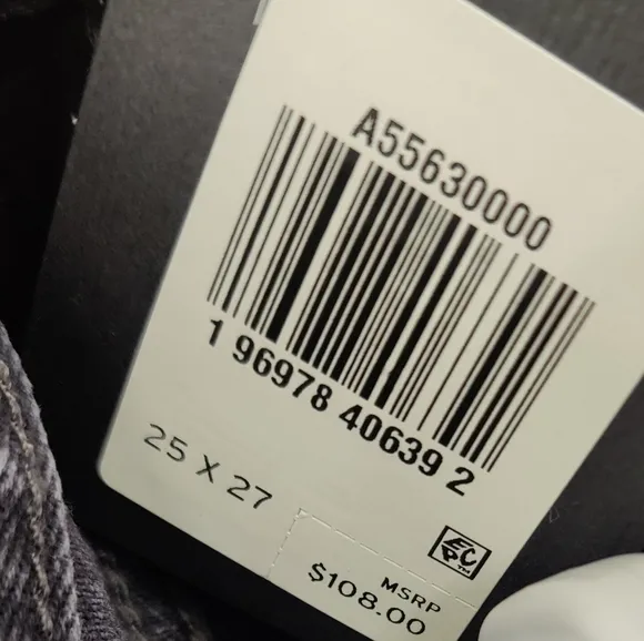 NWT Levi's Premium Black Play My Game Wash Middy Ankle Bootcut Jeans 25x27