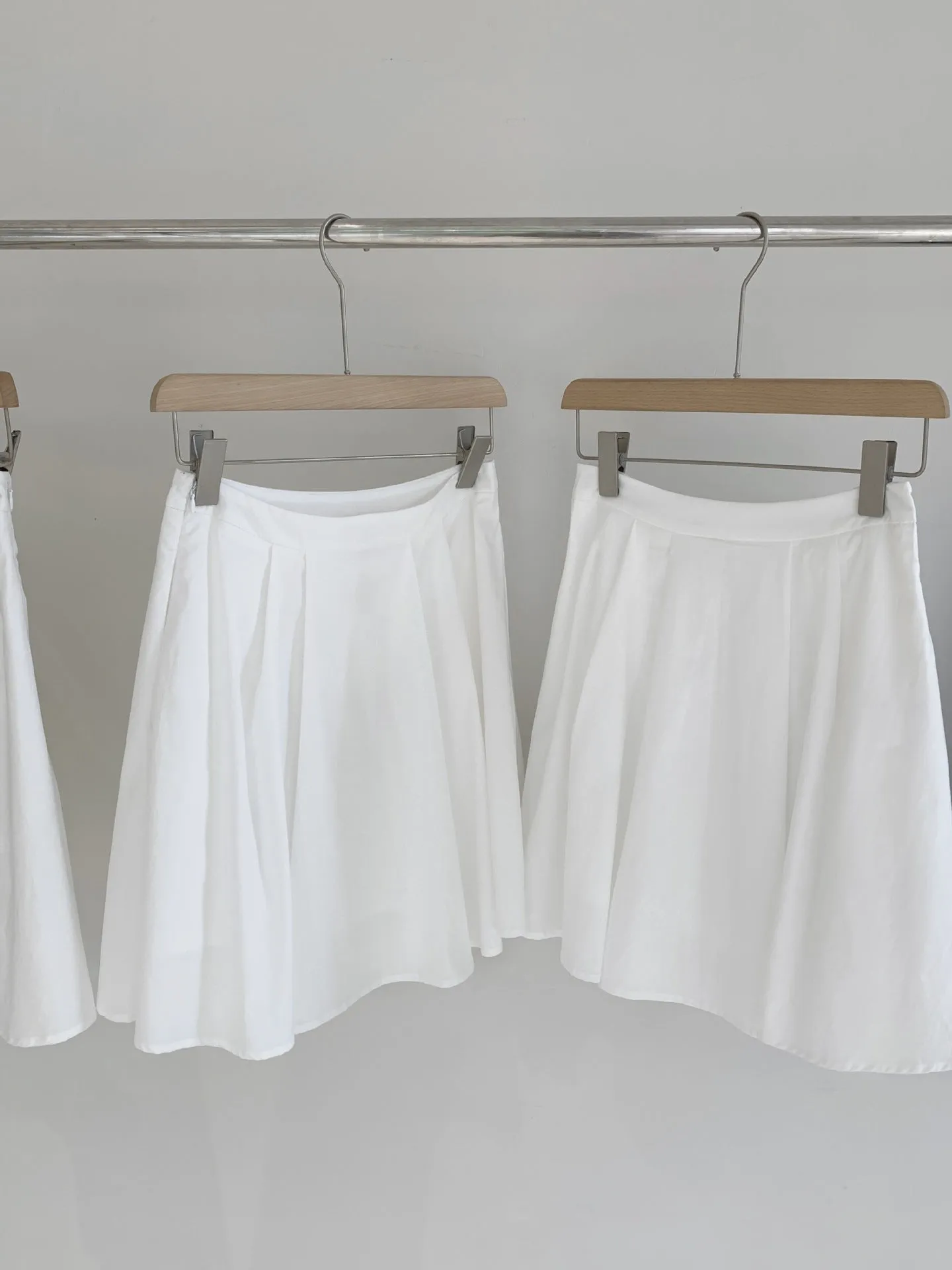 Pleated White skirt