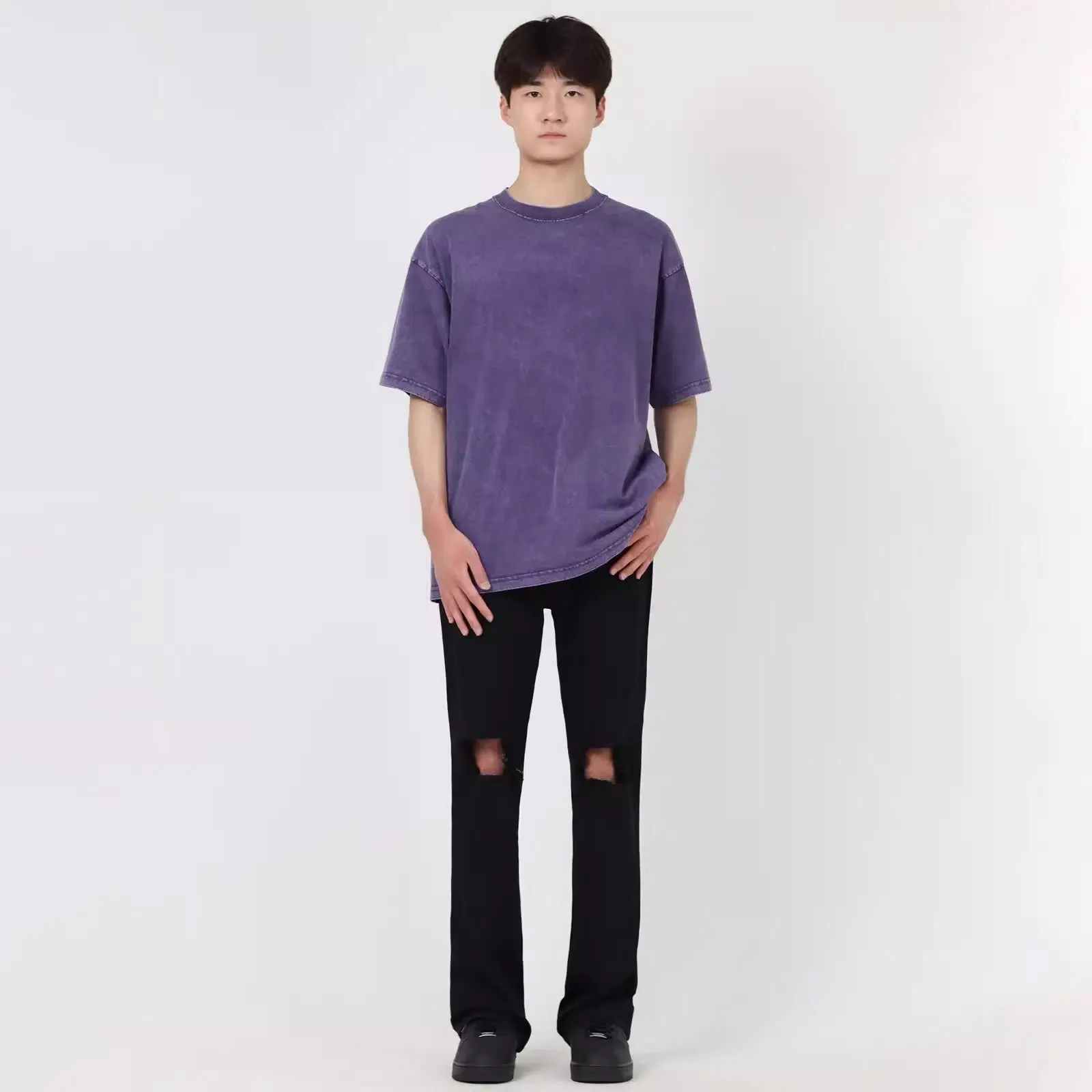 Slim-fit Knee-Ripped Jeans