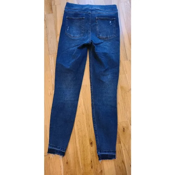 Spanx Distressed Raw Hem Skinny Jean Size Medium Blue