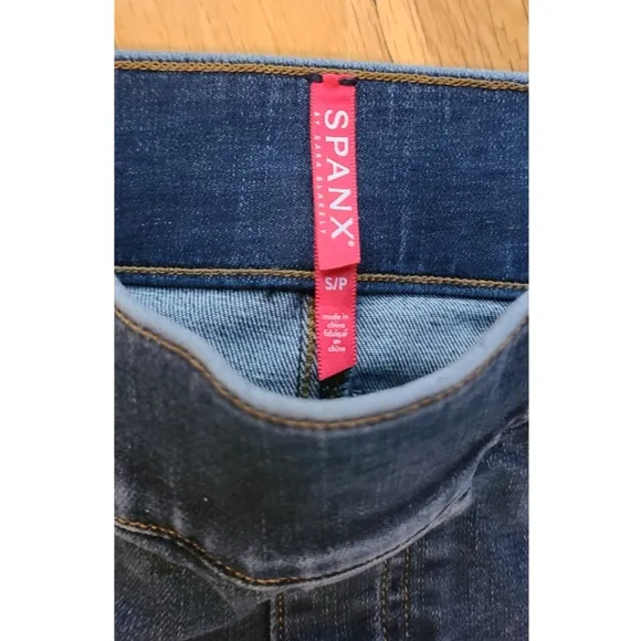 Spanx Distressed Raw Hem Skinny Jean Size Medium Blue