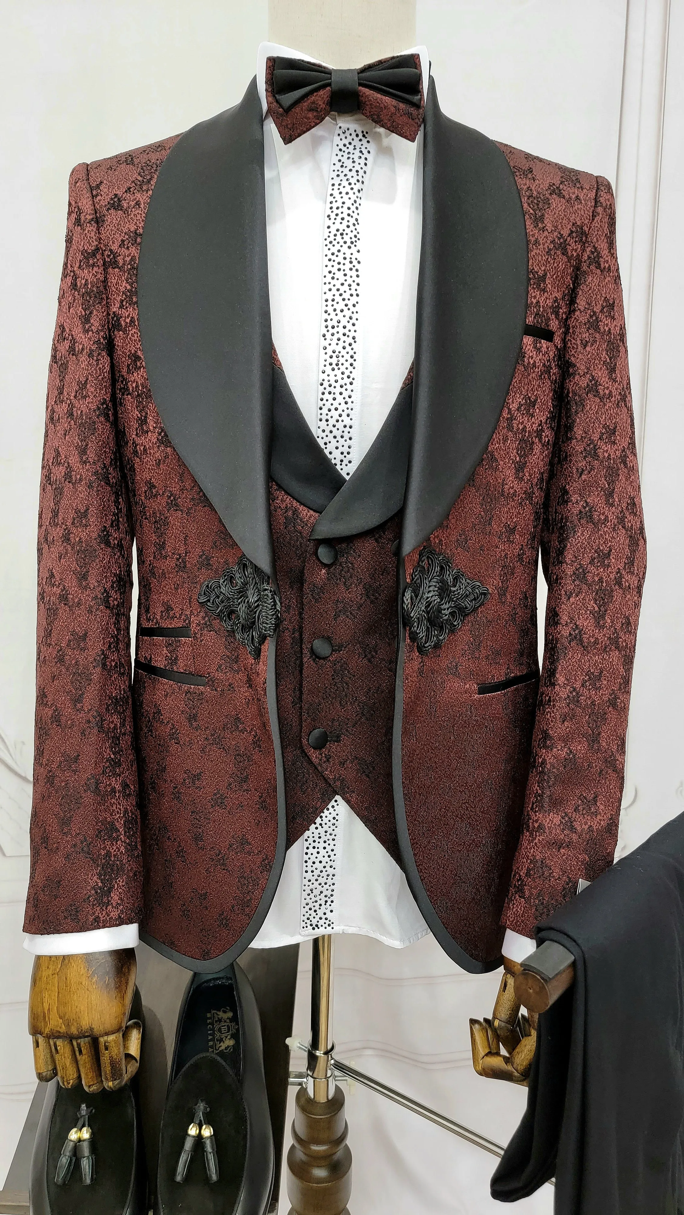 Three Pieces Tuxedo Suit with Contrasting Black Satin Lapel, matching bow tie and Black Pants