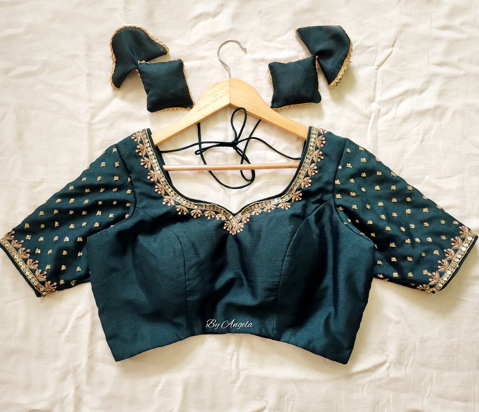 Tiny Buta Blouse - Bottle Green