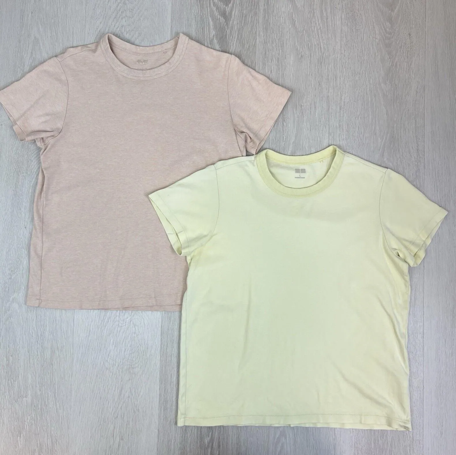 Uniqlo Womens Short Sleeve T-Shirt Bundle Size Large (2 T-Shirts)