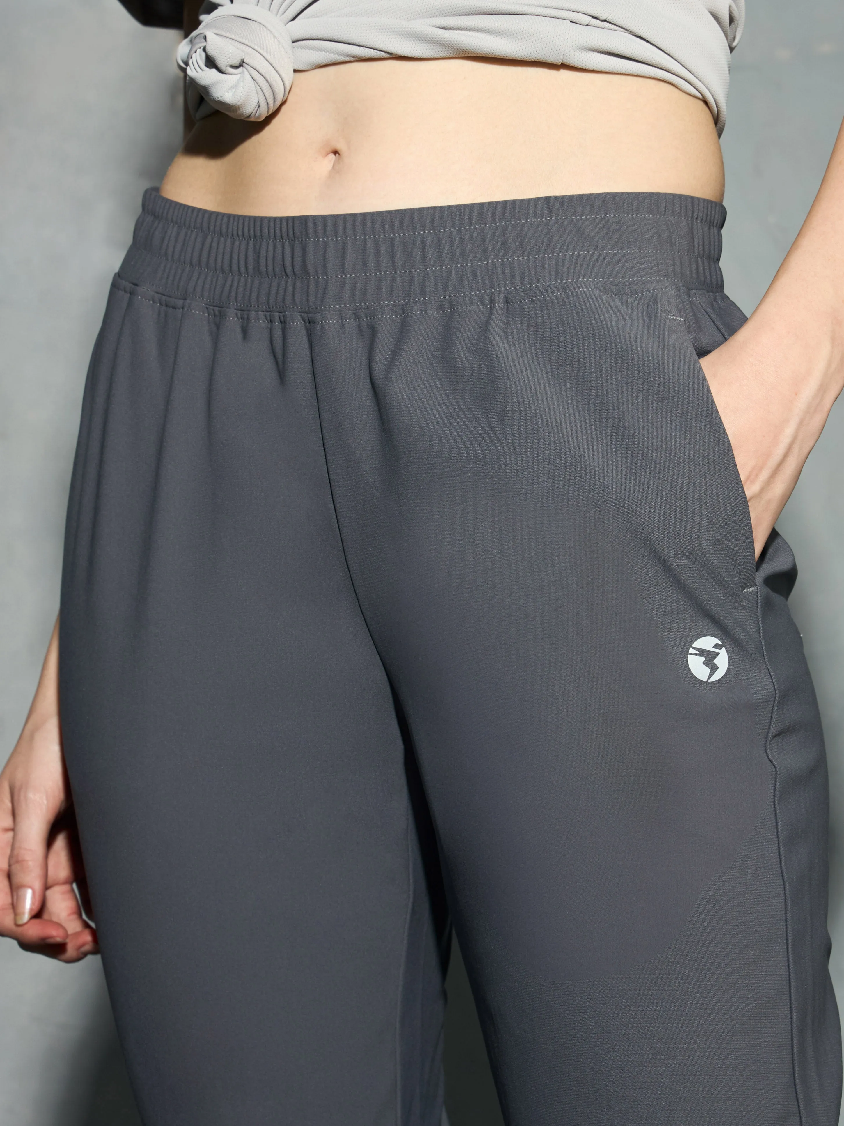 Women Solid Slim Fit Joggers with DURACOOL 