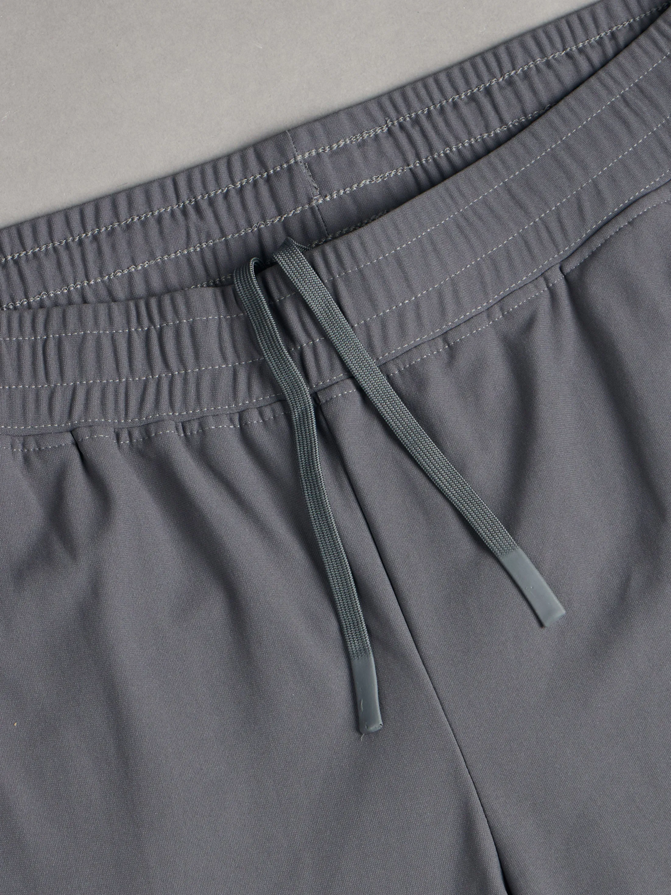 Women Solid Slim Fit Joggers with DURACOOL 