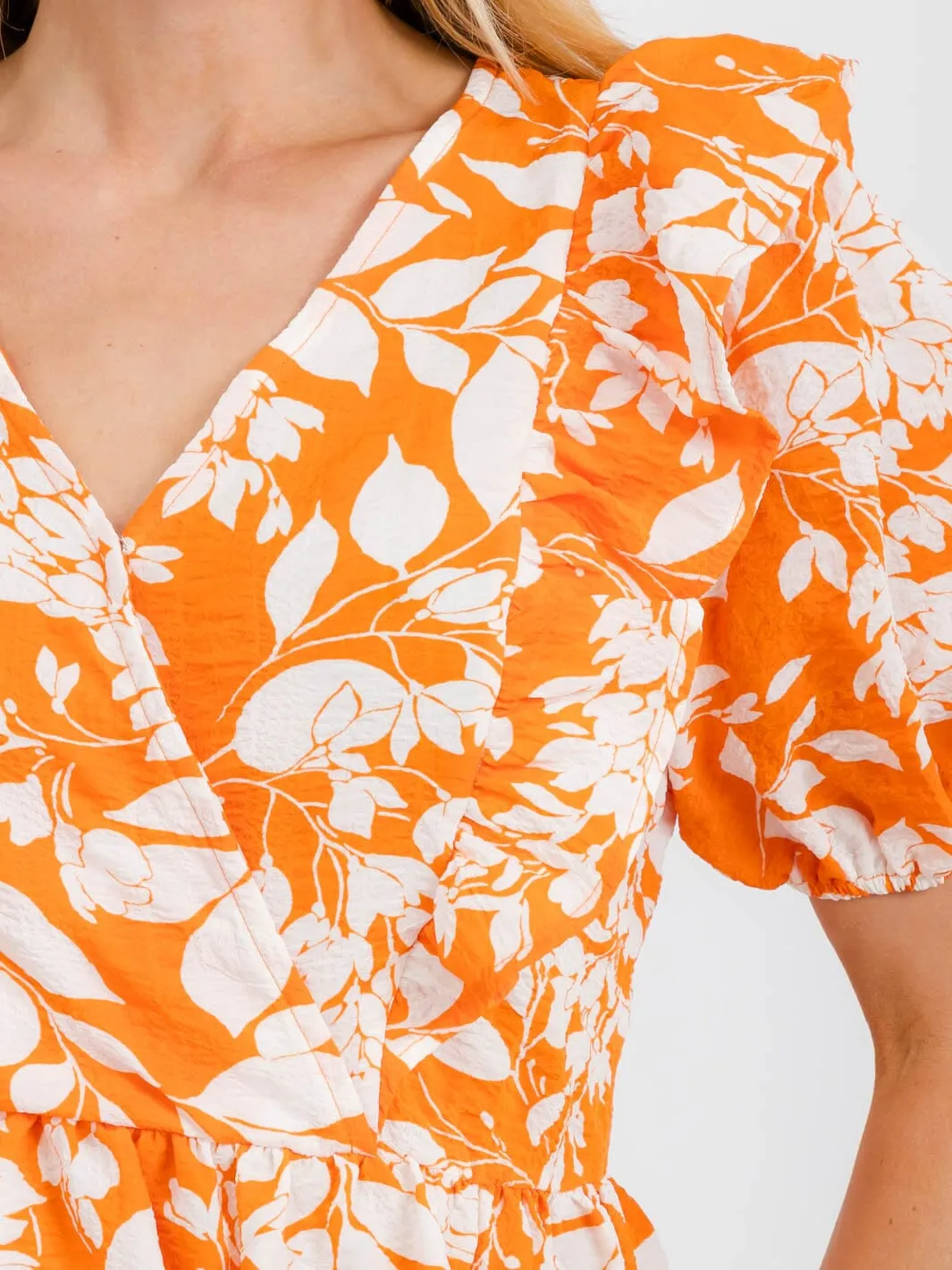 WOMEN'S SHORT SLEEVE SURPLICE FLORAL PEPLUM BLOUSE TOP